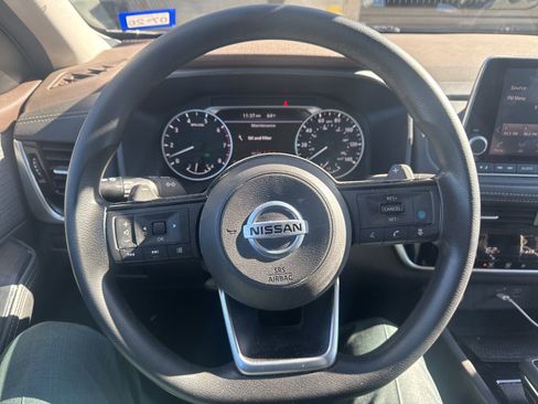 Used 2021 Nissan Rogue SV image 11