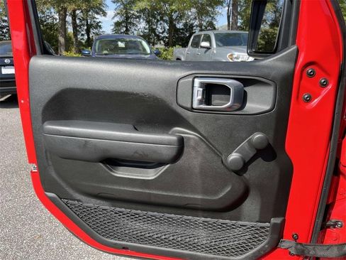 Used 2024 Jeep Wrangler Sport image 10