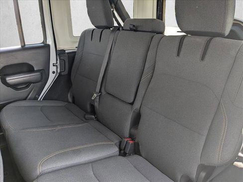 Used 2024 Jeep Wrangler Unlimited AWD/4WD image 18