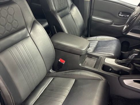 Used 2024 Nissan Frontier SL w/ Technology Package image 28