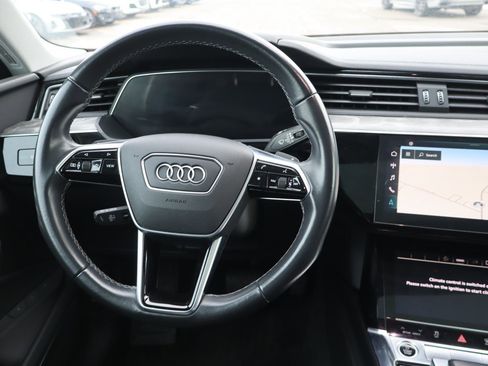Used 2022 Audi e-tron Premium Plus w/ Premium Plus Package image 12