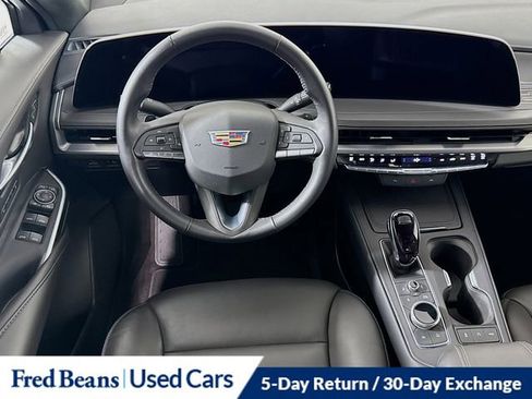 Used 2025 Cadillac XT4 Premium Luxury image 23