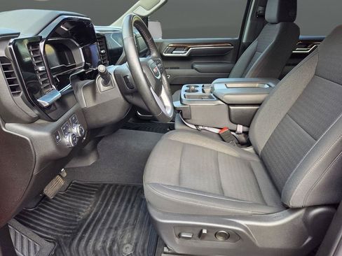 Used 2025 GMC Sierra 1500 SLE w/ X31 Off-Road Package AWD/4WD image 8