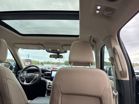 Used 2023 Ford Explorer XLT w/ Equipment Group 202A image 29