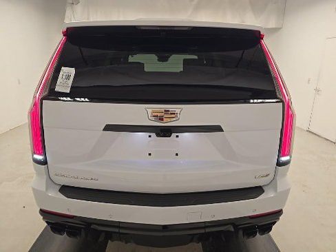 Used 2026 Cadillac Escalade V AWD/4WD image 5