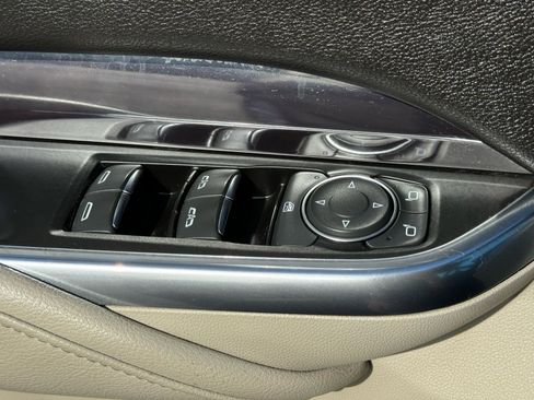 Used 2019 Cadillac XT4 Luxury image 17