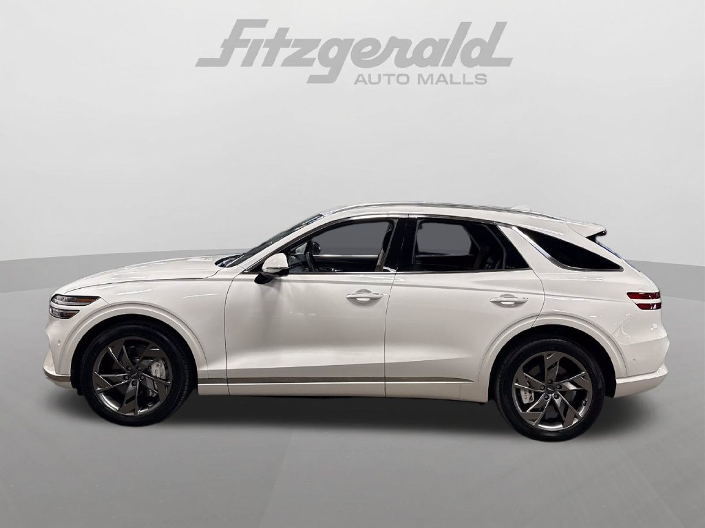 Used 2025 Genesis Electrified GV70 AWD/4WD image 3