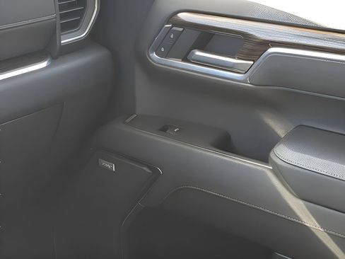 Used 2024 Chevrolet Silverado 1500 LT Trail Boss w/ LT Trail Boss Premium Package image 34