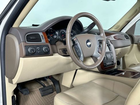 Used 2010 Chevrolet Tahoe LTZ image 38