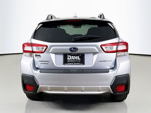 Used 2018 Subaru Crosstrek 2.0i Premium w/ Moonroof Package AWD/4WD image 12