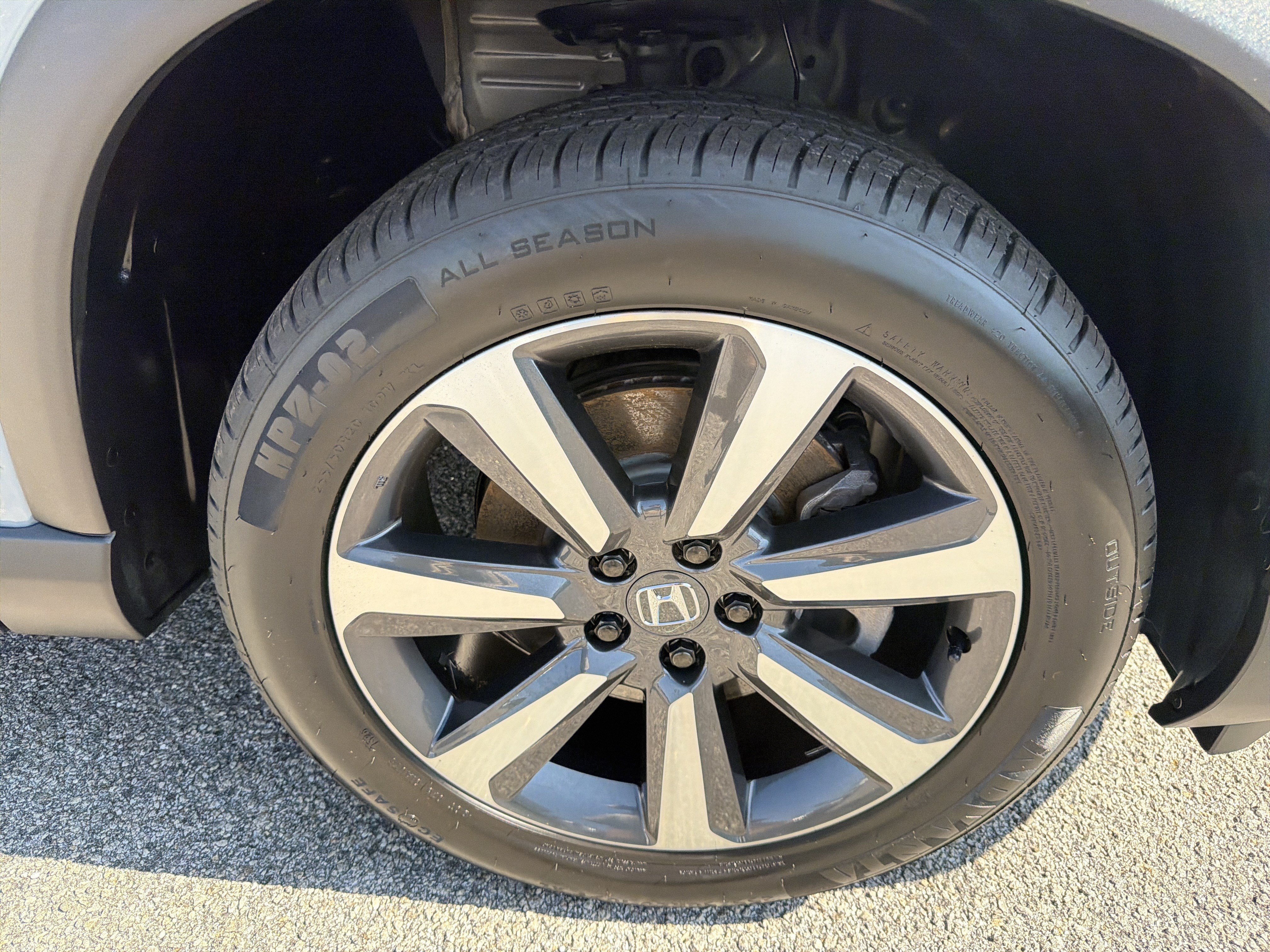 Used 2023 Honda Pilot Touring image 13