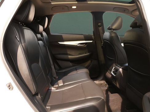 Used 2021 INFINITI QX50 Luxe w/ Accent Package FWD image 21
