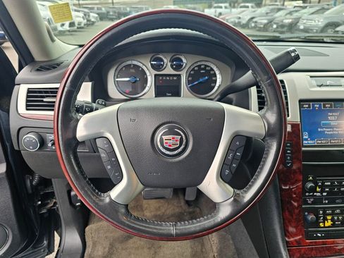 Used 2014 Cadillac Escalade Luxury AWD/4WD image 12