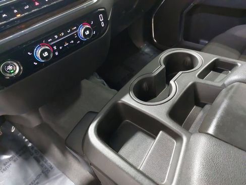 Used 2024 GMC Sierra 1500 SLE image 25