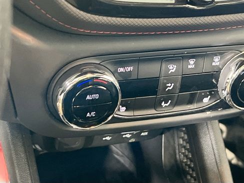 Used 2021 Chevrolet TrailBlazer RS w/ Sun and Liftgate Package image 18