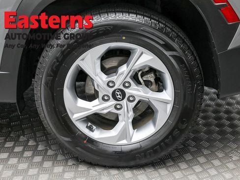 Used 2024 Hyundai Tucson SE image 8