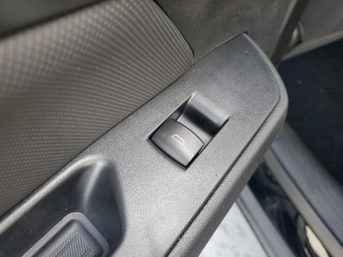 New 2026 Chevrolet Equinox EV LT image 15