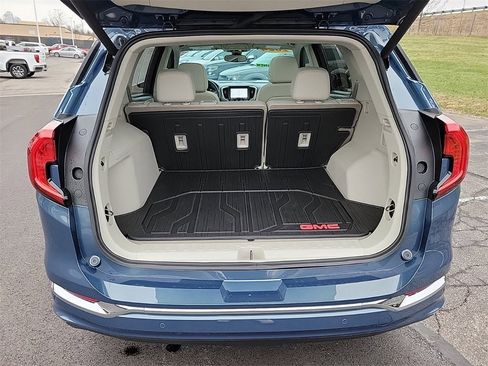 Used 2024 GMC Terrain Denali w/ Denali Premium Package image 7