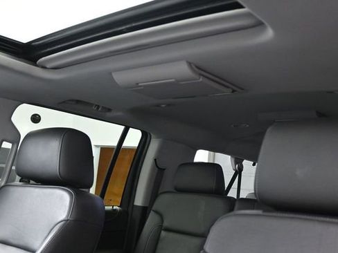 Used 2019 GMC Yukon XL SLT w/ Open Road Package AWD/4WD image 23