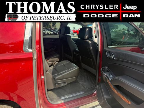 Used 2018 Chevrolet Suburban Premier AWD/4WD image 28
