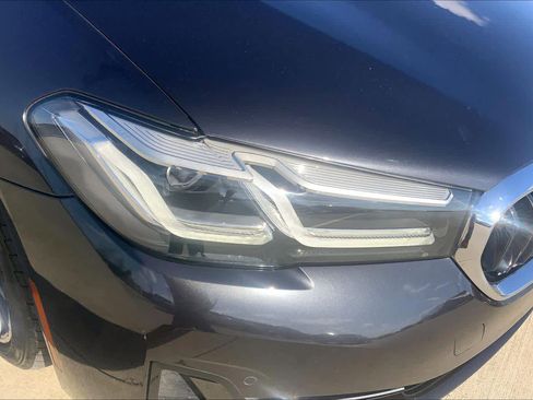 Used 2022 BMW 540i w/ Premium Package image 27