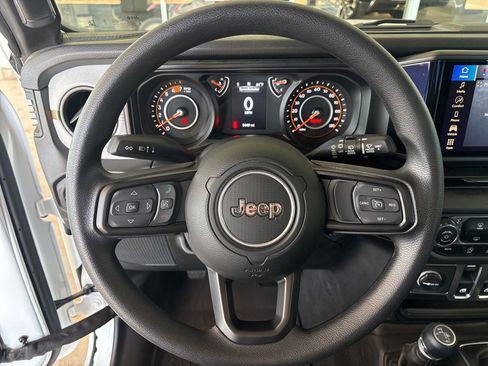 Used 2025 Jeep Wrangler Sport AWD/4WD image 27