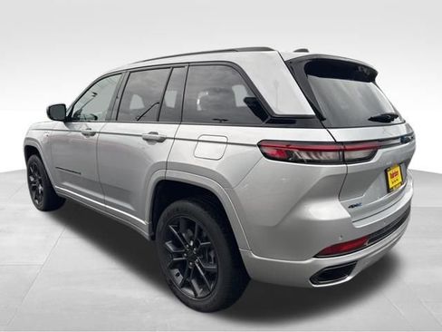 Used 2023 Jeep Grand Cherokee 30th Anniversary image 8