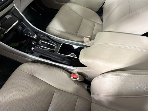 Used 2017 Honda Accord EX-L image 24