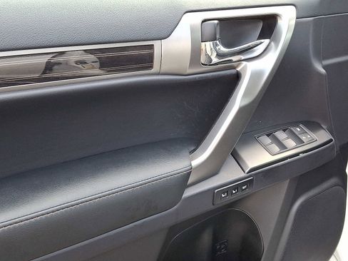 Used 2023 Lexus GX 460 Premium image 13