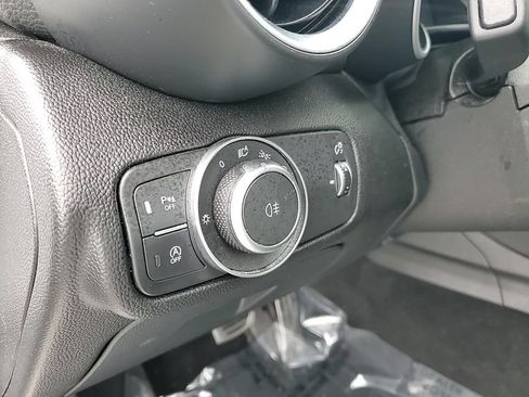 Used 2023 Alfa Romeo Giulia Ti AWD/4WD image 13