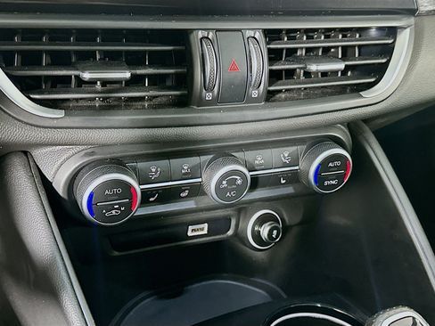 Used 2022 Alfa Romeo Giulia Sprint image 24