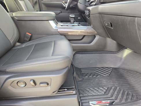 Used 2025 Chevrolet Silverado 1500 LTZ w/ LTZ Premium Package image 17