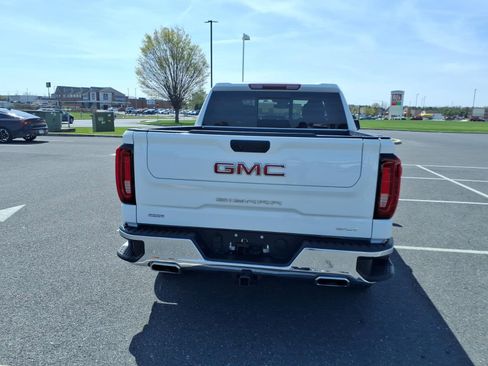 Certified 2023 GMC Sierra 1500 SLT image 5