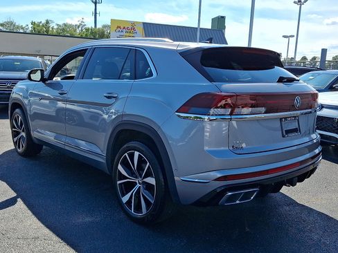 Used 2024 Volkswagen Atlas Cross Sport SEL Premium R-Line AWD/4WD image 4