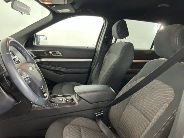 Used 2017 Ford Explorer XLT AWD/4WD image 15