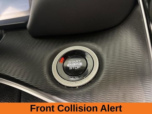 Used 2025 Jeep Grand Cherokee Laredo X w/ Luxury Tech Group I AWD/4WD image 15