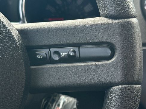 Used 2007 Ford Mustang Coupe image 24