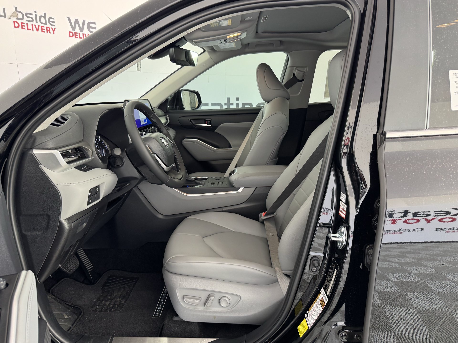 New 2026 Toyota Highlander XLE AWD/4WD image 5