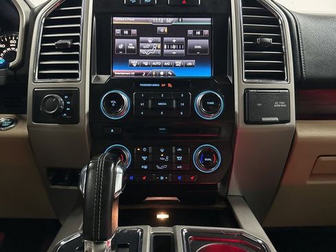 Used 2015 Ford F150 Lariat w/ Equipment Group 502A Luxury image 24