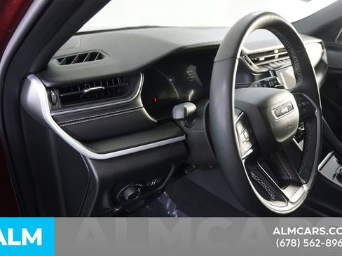 Used 2025 Jeep Grand Cherokee Altitude AWD/4WD image 33