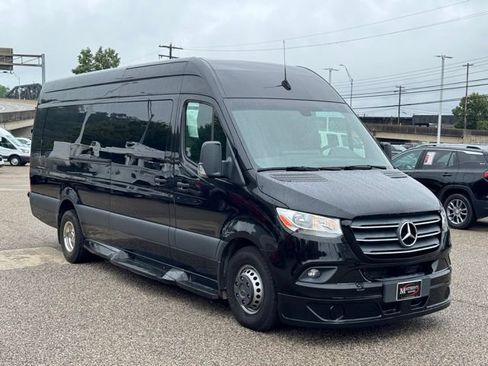 Used 2023 Mercedes-Benz Sprinter 3500 image 8