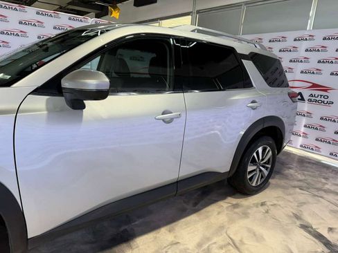 Used 2025 Nissan Pathfinder SL image 6