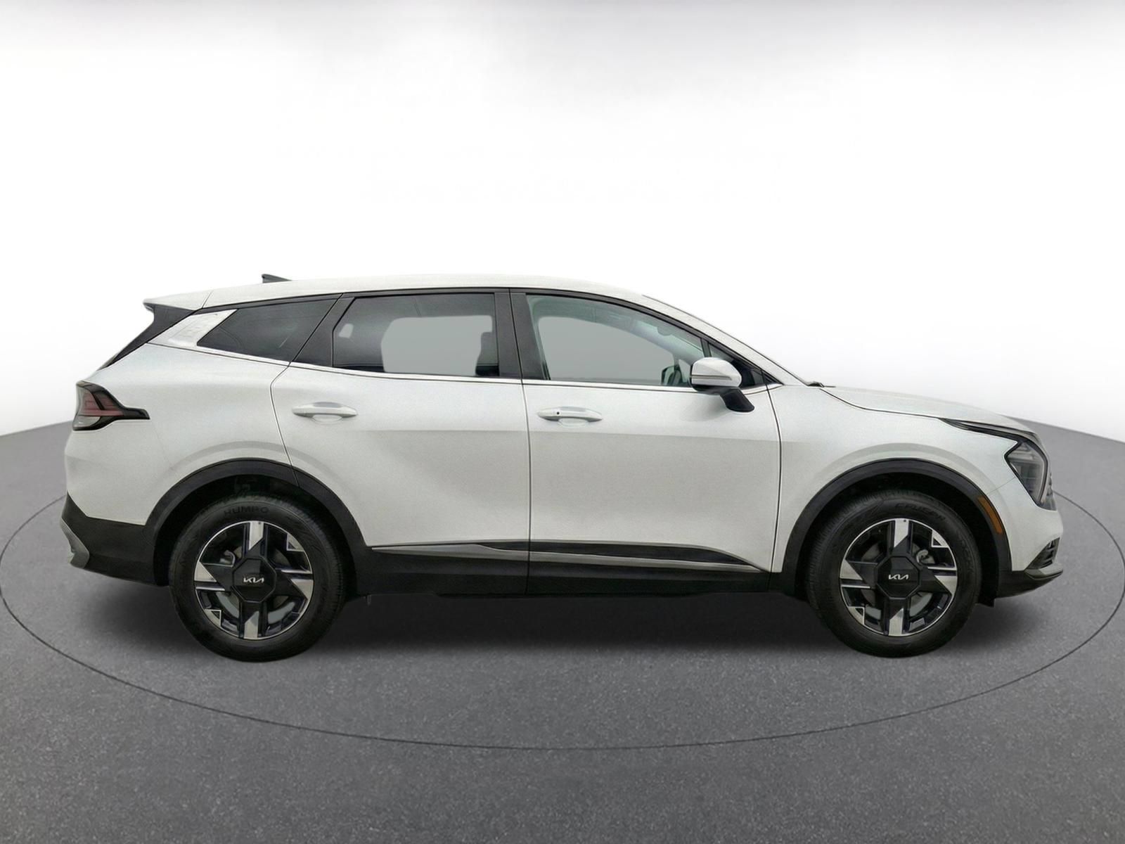 Used 2026 Kia Sportage LX FWD image 12