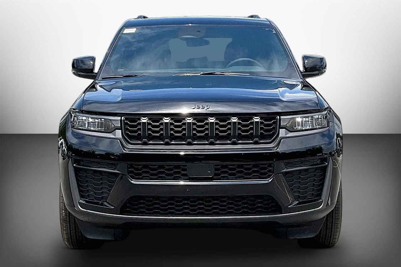 New 2026 Jeep Grand Cherokee Altitude AWD/4WD image 3