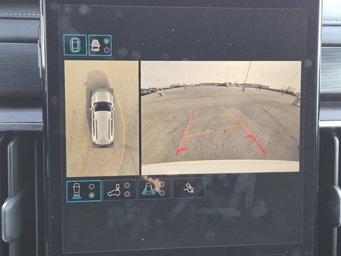 Used 2025 GMC Acadia Elevation image 10