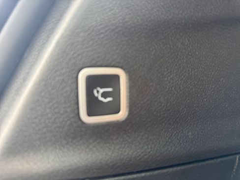 Used 2025 Chrysler Pacifica Select FWD image 22