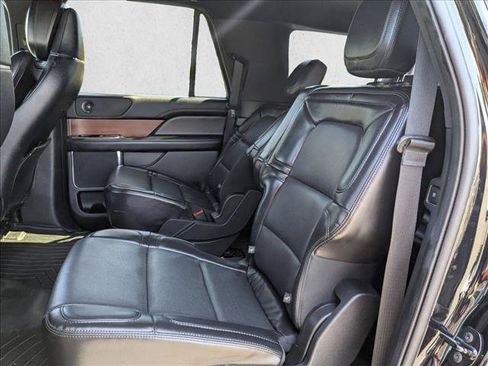 Used 2021 Lincoln Navigator L Reserve w/ Cargo Convenience Package RWD image 21