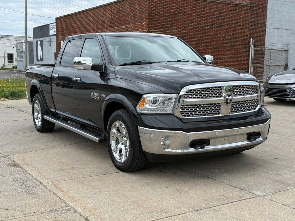 Used 2015 RAM 1500 Laramie w/ Convenience Group AWD/4WD image 4