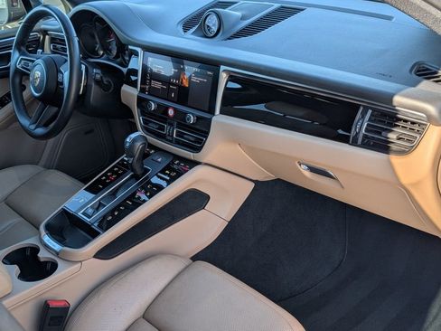 Used 2024 Porsche Macan image 13