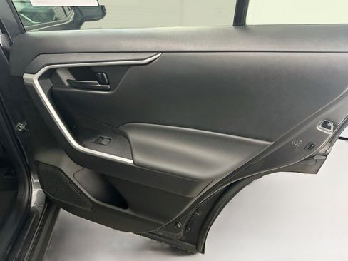 Used 2022 Toyota RAV4 LE w/ Carpet Mat Package (TMS) AWD/4WD image 30